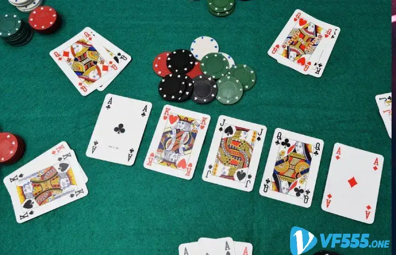 Tải game Poker đổi tiền mặt uy tín ở đâu?